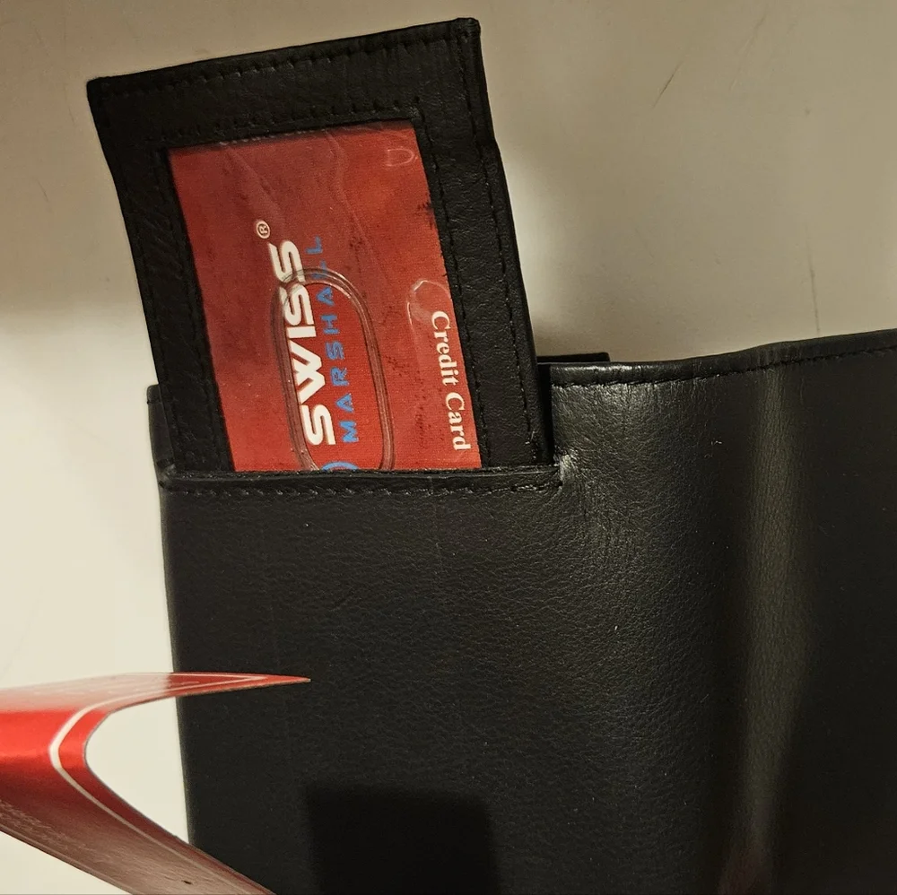 NWT Swiss Marshall RFID Tri-Fold Leather Wallet